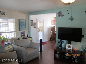 2319 E Betty Elyse Ln, Phoenix, AZ 85022 photo 7
