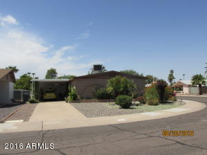 2319 E Betty Elyse Ln, Phoenix, AZ 85022 photo 2