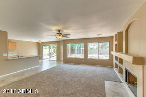 1395 E Betsy Ln, Gilbert, AZ 85296 photo 8