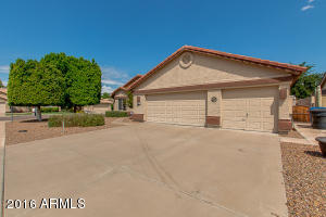 2606 E Carmel Cir, Mesa, AZ 85204 photo 4