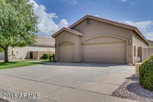 667 W Ivanhoe St, Gilbert, AZ 85233 photo 2