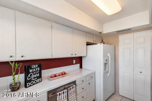 2883 E Fairmount Ave, Phoenix, AZ 85016 photo 9