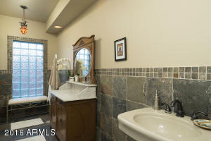 33 W Medlock Dr, Phoenix, AZ 85013 photo 16