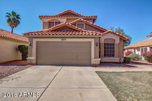 1009 W Cantebria Dr, Gilbert, AZ 85233 photo 2
