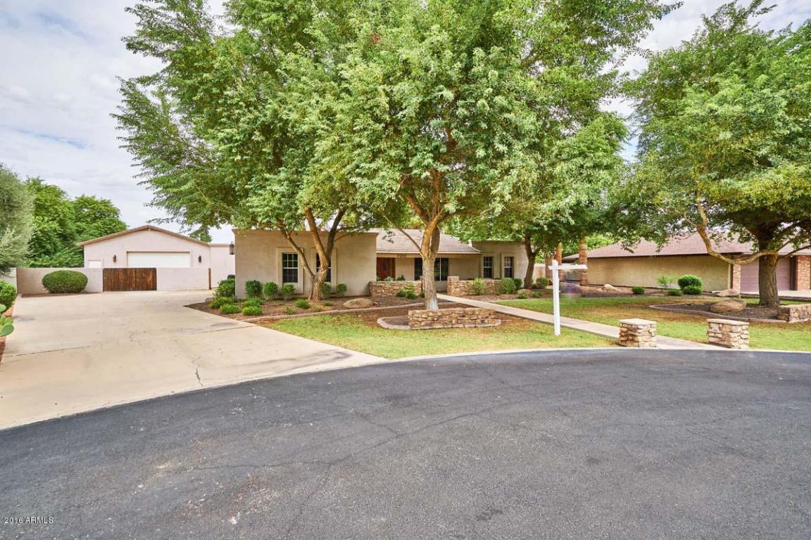 700 E Tremaine Ave, Gilbert, AZ 85234 photo 1
