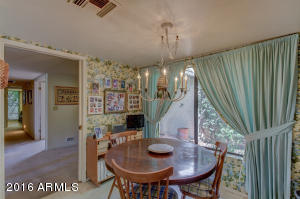 129 Echo Ln, Phoenix, AZ 85020 photo 14