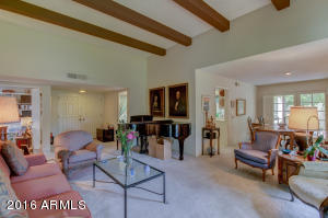 129 Echo Ln, Phoenix, AZ 85020 photo 6