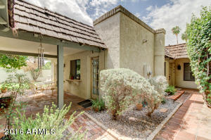 129 Echo Ln, Phoenix, AZ 85020 photo 4