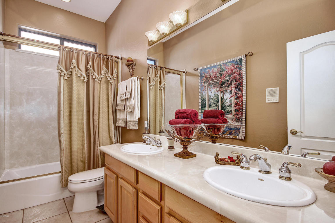 1526 E Catamaran Dr, Gilbert, AZ 85234 photo 27