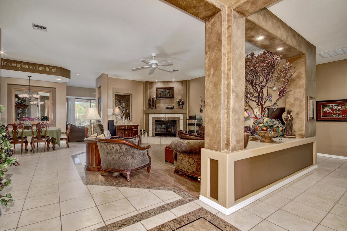 1526 E Catamaran Dr, Gilbert, AZ 85234 photo 5