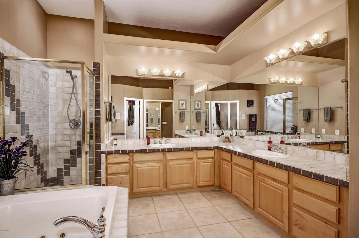 1526 E Catamaran Dr, Gilbert, AZ 85234 photo 21