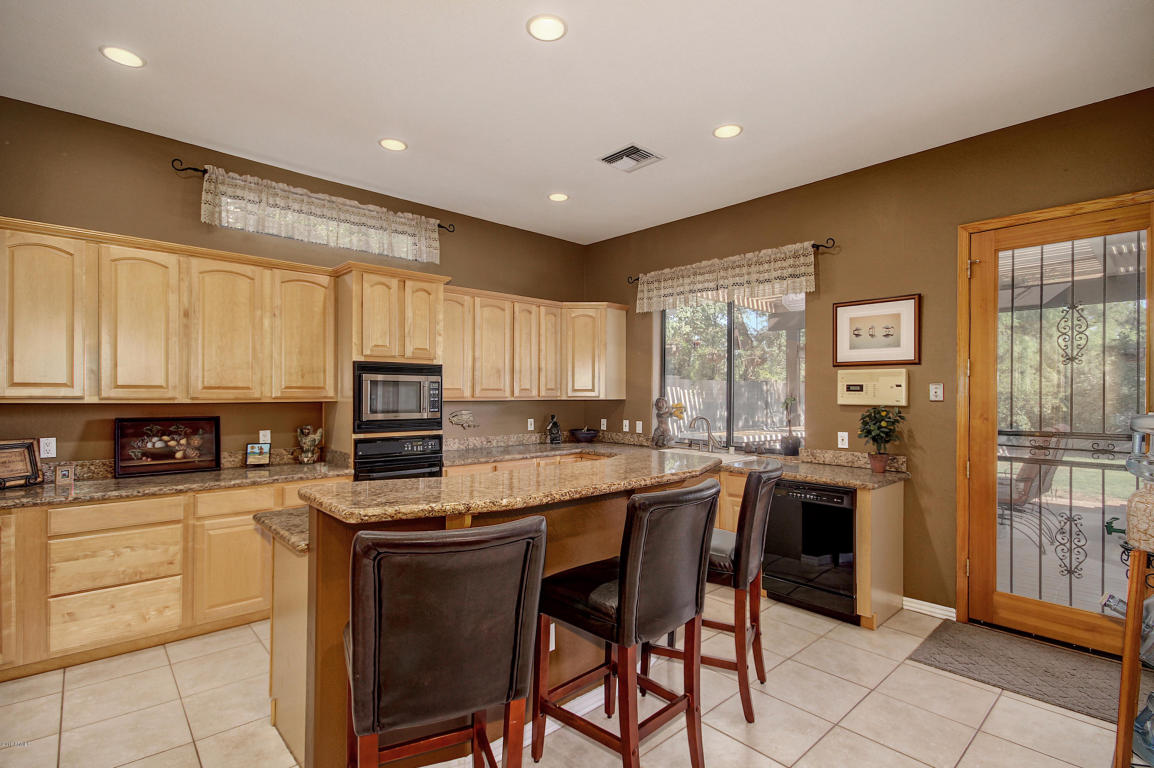 1526 E Catamaran Dr, Gilbert, AZ 85234 photo 11