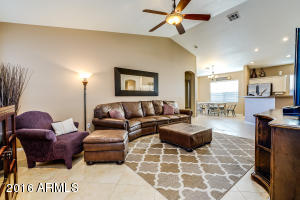 1433 E Arrowhead Trl, Gilbert, AZ 85297 photo 2