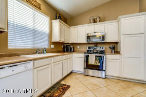 1433 E Arrowhead Trl, Gilbert, AZ 85297 photo 4