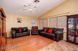 1029 E Windsor Dr, Gilbert, AZ 85296 photo 4