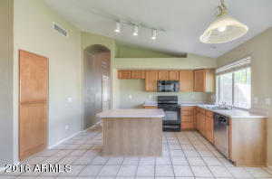 2301 S Peppertree Dr, Gilbert, AZ 85295 photo 7