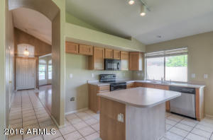 2301 S Peppertree Dr, Gilbert, AZ 85295 photo 10
