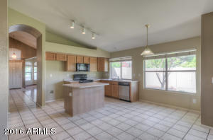 2301 S Peppertree Dr, Gilbert, AZ 85295 photo 8