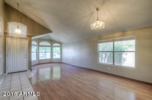 2301 S Peppertree Dr, Gilbert, AZ 85295 photo 3