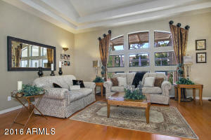 1043 E Derby Dr, Tempe, AZ 85284 photo 4