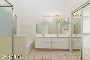 883 N Quail Ln, Gilbert, AZ 85233 photo 16