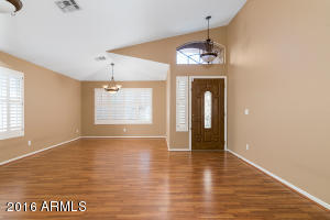 883 N Quail Ln, Gilbert, AZ 85233 photo 3