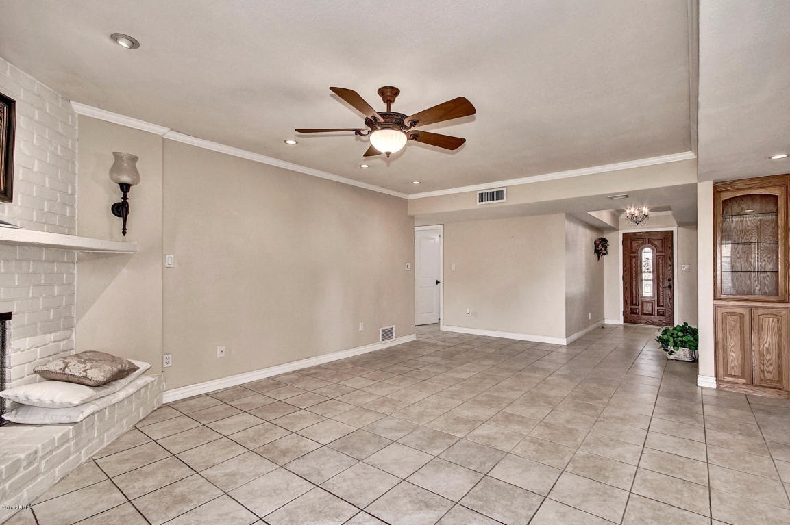 2906 E Laurel Ln, Phoenix, AZ 85028 photo 10