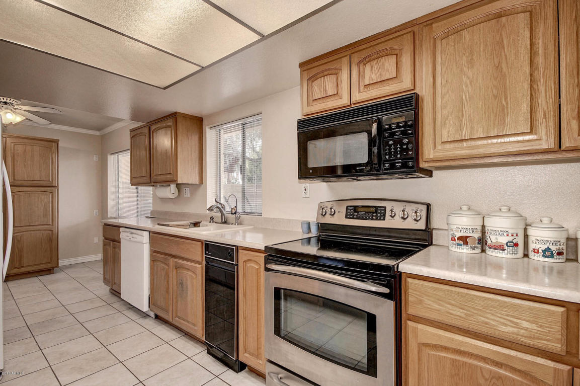 2906 E Laurel Ln, Phoenix, AZ 85028 photo 14