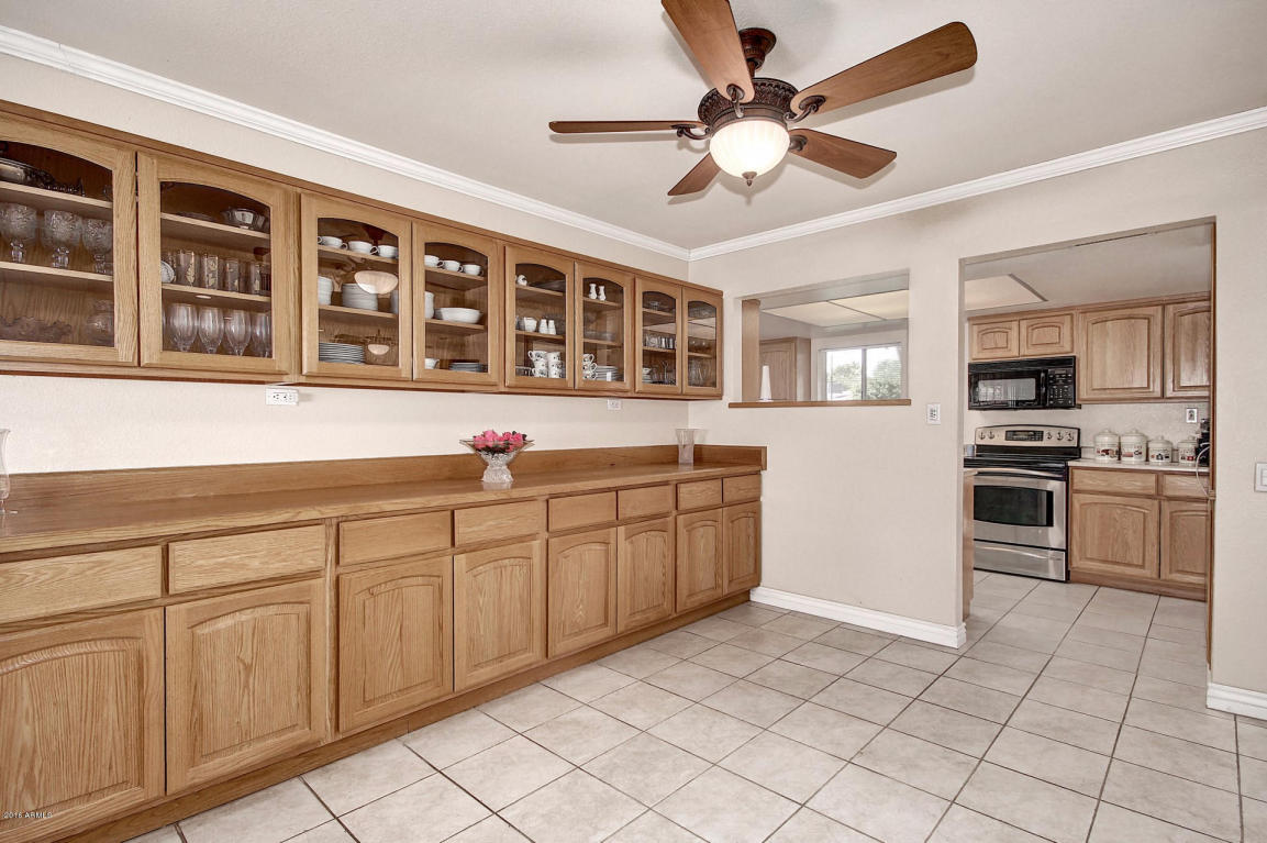 2906 E Laurel Ln, Phoenix, AZ 85028 photo 7