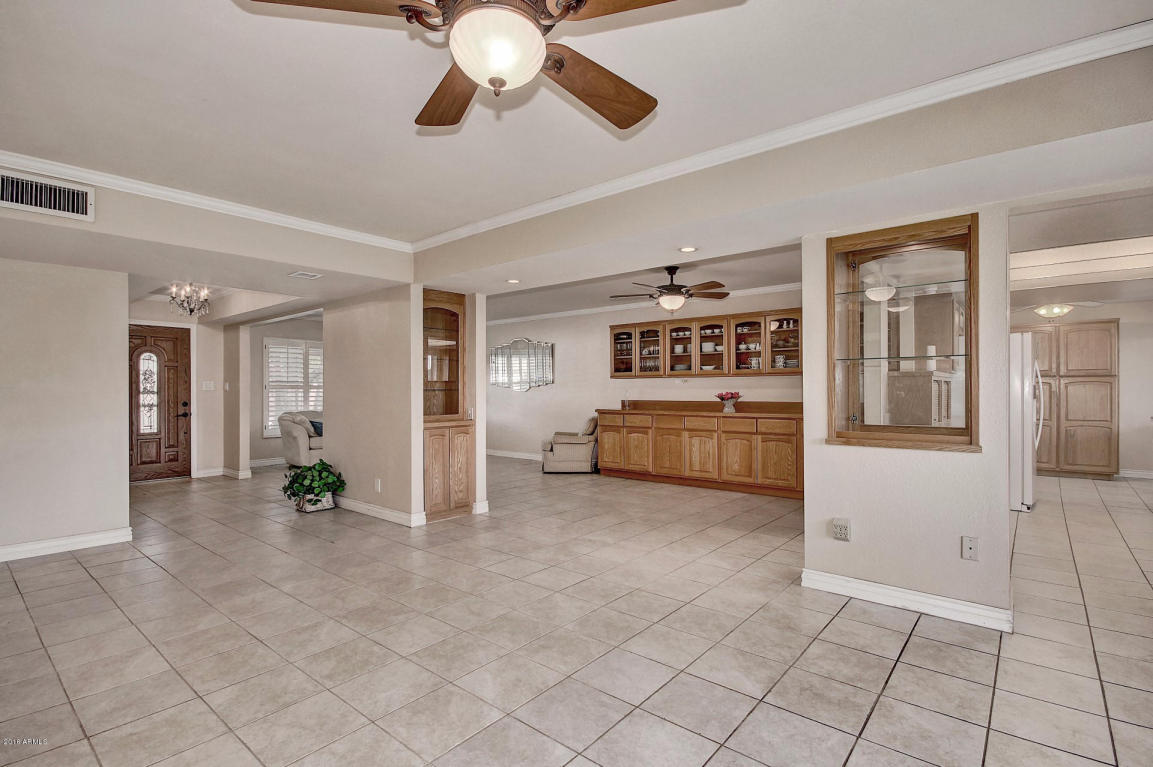 2906 E Laurel Ln, Phoenix, AZ 85028 photo 11