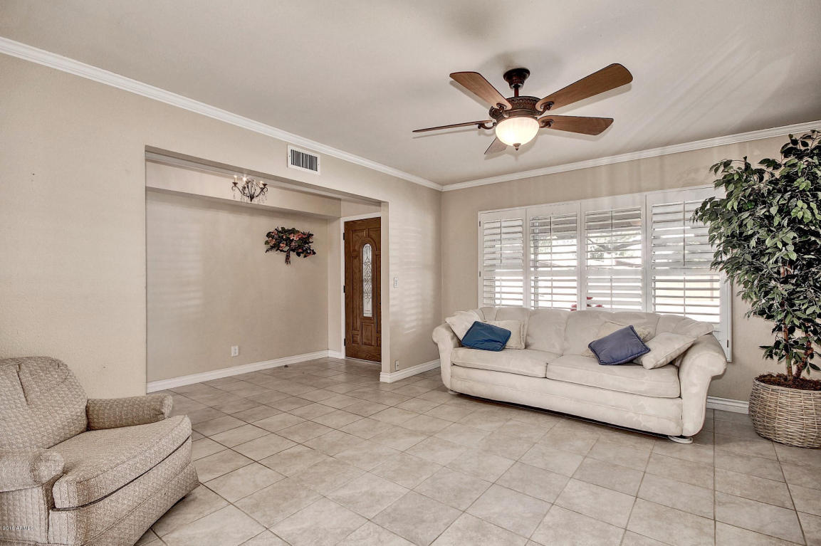 2906 E Laurel Ln, Phoenix, AZ 85028 photo 6