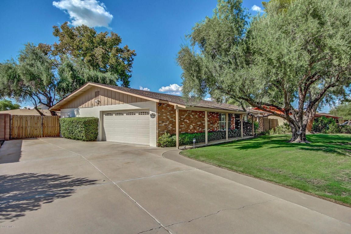 2906 E Laurel Ln, Phoenix, AZ 85028 photo 3