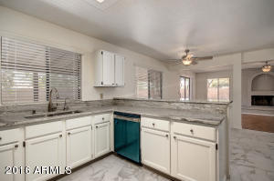 3805 E Desert Flower Ln, Phoenix, AZ 85044 photo 12