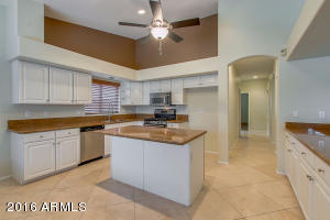  6108 W Saguaro Park Ln, Glendale, AZ 85310 photo 8