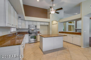  6108 W Saguaro Park Ln, Glendale, AZ 85310 photo 10