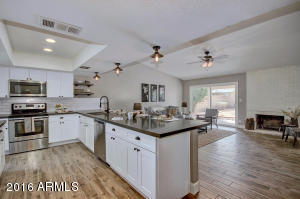 11836 S Eagleman Dr, Phoenix, AZ 85044 photo 8