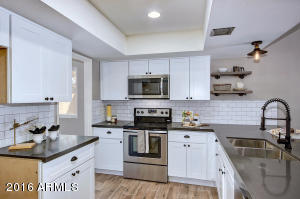 11836 S Eagleman Dr, Phoenix, AZ 85044 photo 9