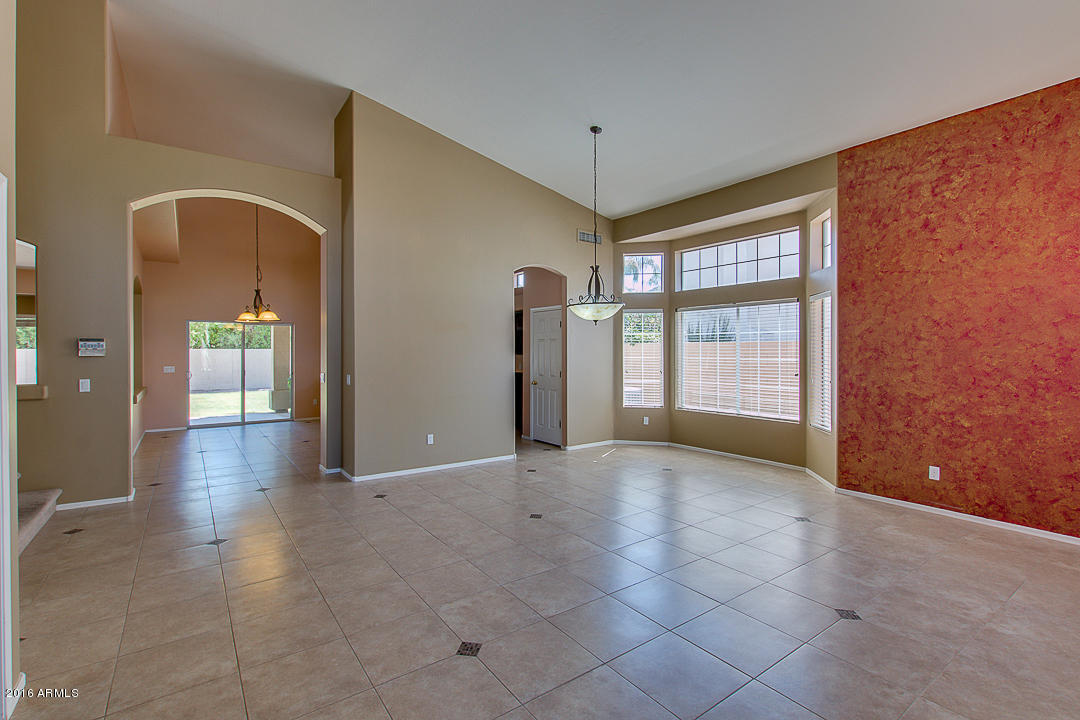 331 S Surfside Dr, Gilbert, AZ 85233 photo 12
