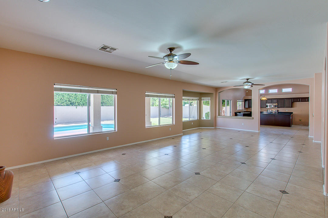 331 S Surfside Dr, Gilbert, AZ 85233 photo 26