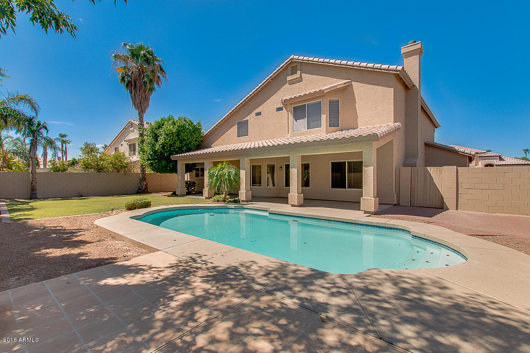 331 S Surfside Dr, Gilbert, AZ 85233 photo 4