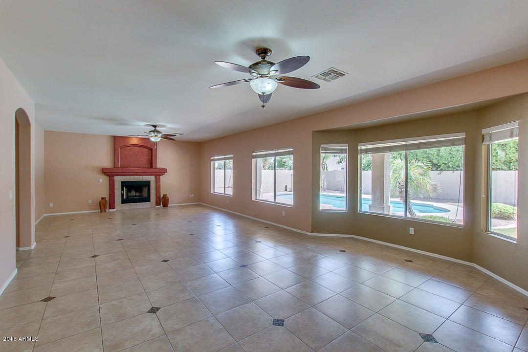 331 S Surfside Dr, Gilbert, AZ 85233 photo 22