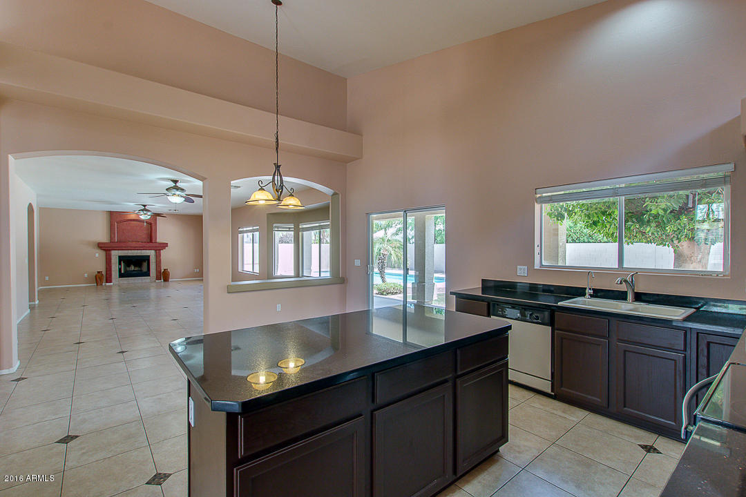 331 S Surfside Dr, Gilbert, AZ 85233 photo 16