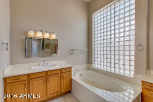 633 W Desert Ave, Gilbert, AZ 85233 photo 31