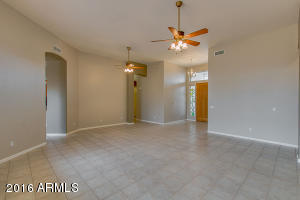 633 W Desert Ave, Gilbert, AZ 85233 photo 7