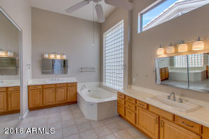 633 W Desert Ave, Gilbert, AZ 85233 photo 29