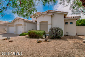 633 W Desert Ave, Gilbert, AZ 85233 photo 1