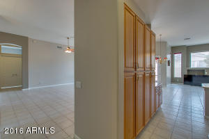 633 W Desert Ave, Gilbert, AZ 85233 photo 11