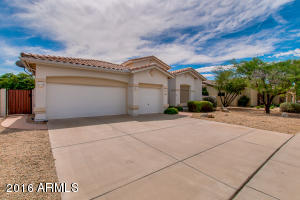 633 W Desert Ave, Gilbert, AZ 85233 photo 3