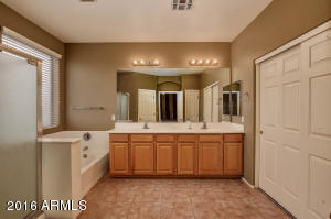 4390 E Lantern Ct, Gilbert, AZ 85297 photo 32
