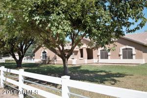 2577 E Strawberry Dr, Gilbert, AZ 85298 photo 2